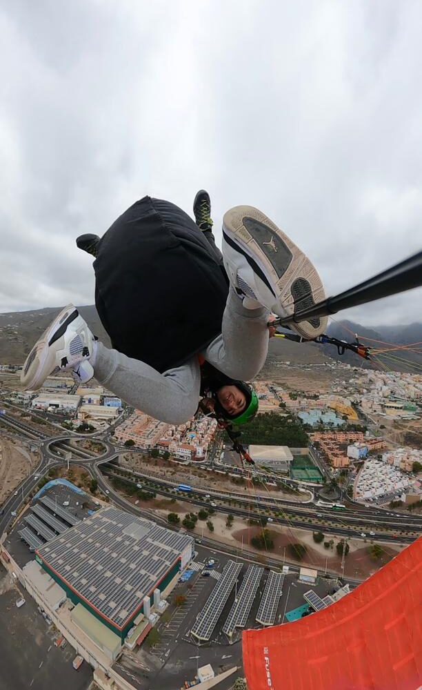 Vuelo acrobático en parapente biplaza sobre Costa Adeje-Tenerife Sur
