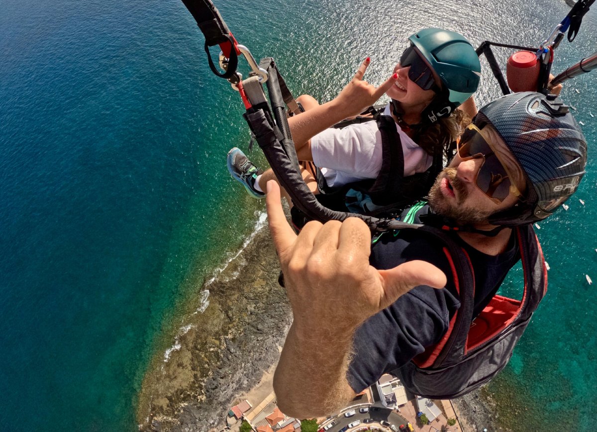volando en parapente en familia en tenerife sur